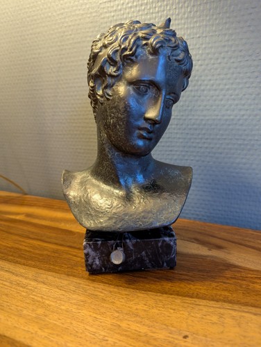 Bellissimo busto efebo - di, in